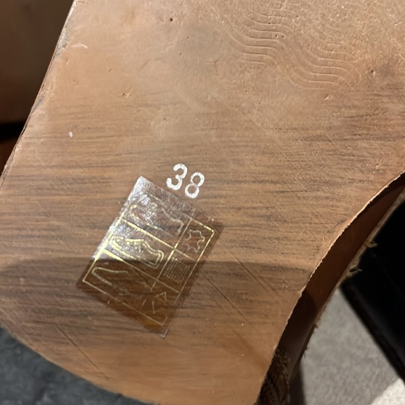 COPY - TOWN SHOES Tall Tan Riding Boots with inside zipper and gold accents siz… - Picture 13 of 13